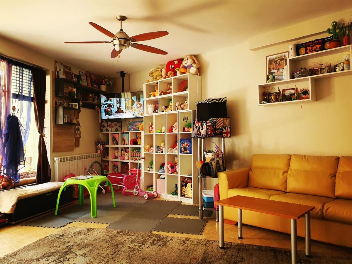 Guest House Markovi 라브다 외부 사진