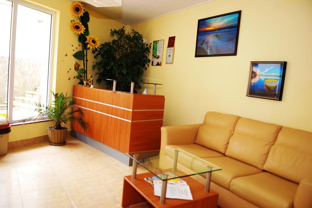 Guest House Markovi 라브다 외부 사진