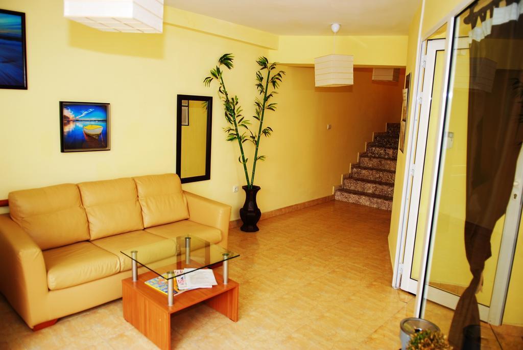 Guest House Markovi 라브다 외부 사진