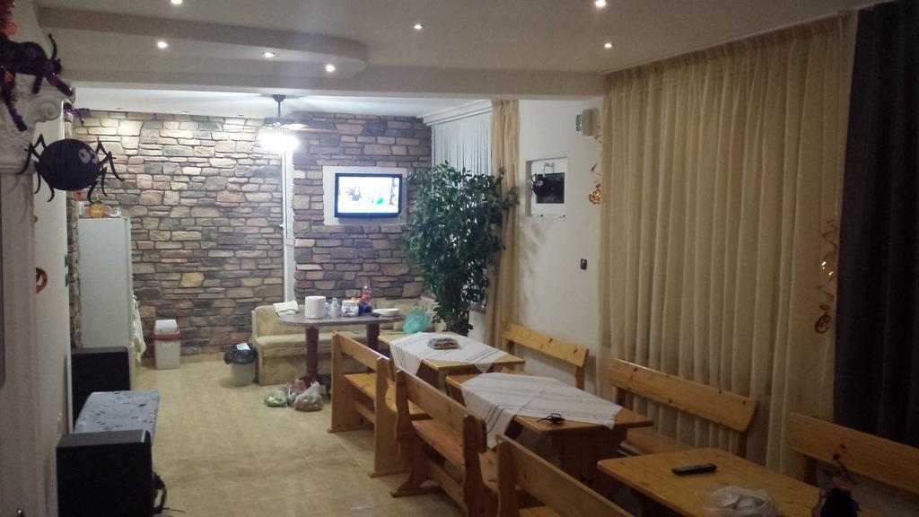 Guest House Markovi 라브다 외부 사진